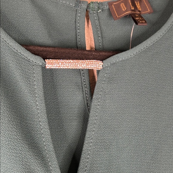 OLM Emerald Green 3/4 Sleeve Faux Wrap Peplum Flowy Top Size Medium New with tag - Picture 2 of 7